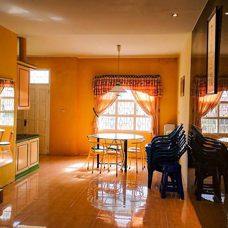 Villa Bukit Indah Brastagi / Berastagi Ngoại thất bức ảnh