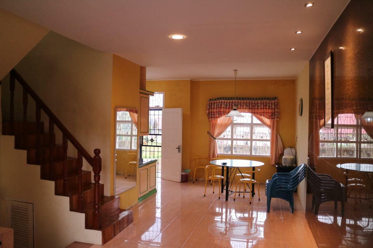 Villa Bukit Indah Brastagi / Berastagi Ngoại thất bức ảnh